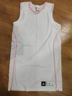 (Category: ) located in . Submitted by wardrobe14 (Listing ID 1469960705, Image 1). Description: .