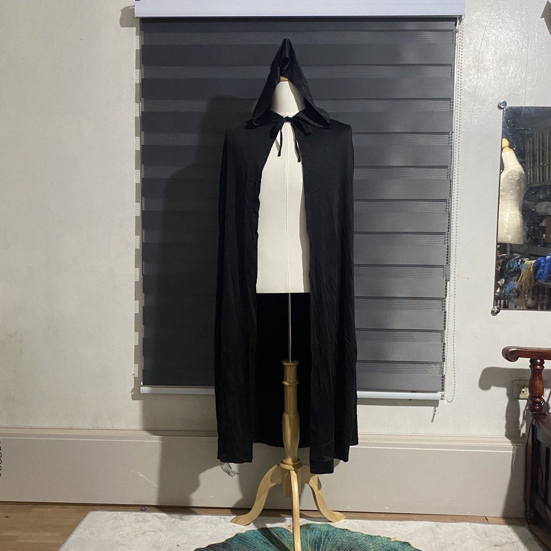 Adult Cape Costume (Category: Everything Else Others) located in Caloocan City. Submitted by discusonlineshop (Listing ID 1470051041, Image 2). Description: freesize.