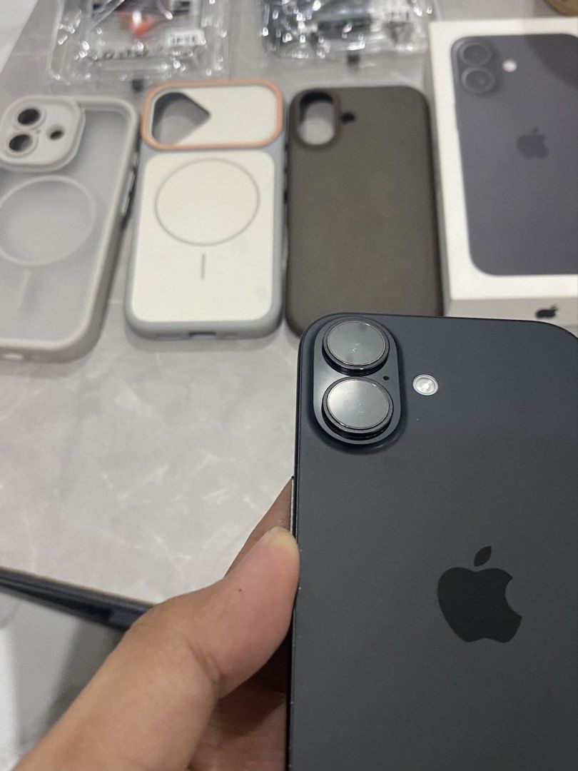 AiPhone 16 (5 months old) Under warranty (Category: iPhone 16 Series) located in Angeles City. Submitted by adhi30 (Listing ID 1469947316, Image 3). Description: Sale AiPhone 16 (5 months old) Under warranty 128gb 92% batt health Comes with cases, screen protector and box. No issue and never been repaired po. ‘Di pinang gi-game pang picture picture lang and social media..