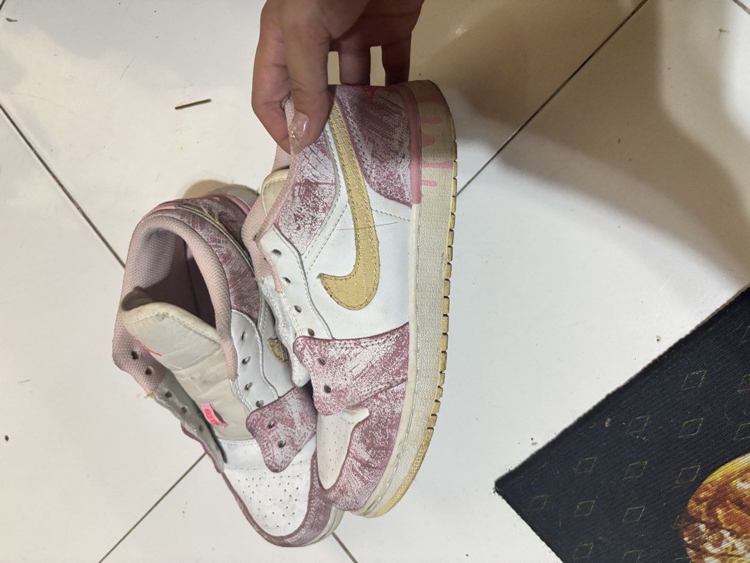 Air Jordan 1 Ice Cream Drip (Category: Sneakers) located in Bulacan. Submitted by shopwithlele (Listing ID 1469961477, Image 3). Description: - Brand/Model: Air Jordan 1 Mid - Size: US 6.5 / UK 4 / EUR 37.5 / CM 23.5 - Condition: Worn - Issue: No Shoelaces.