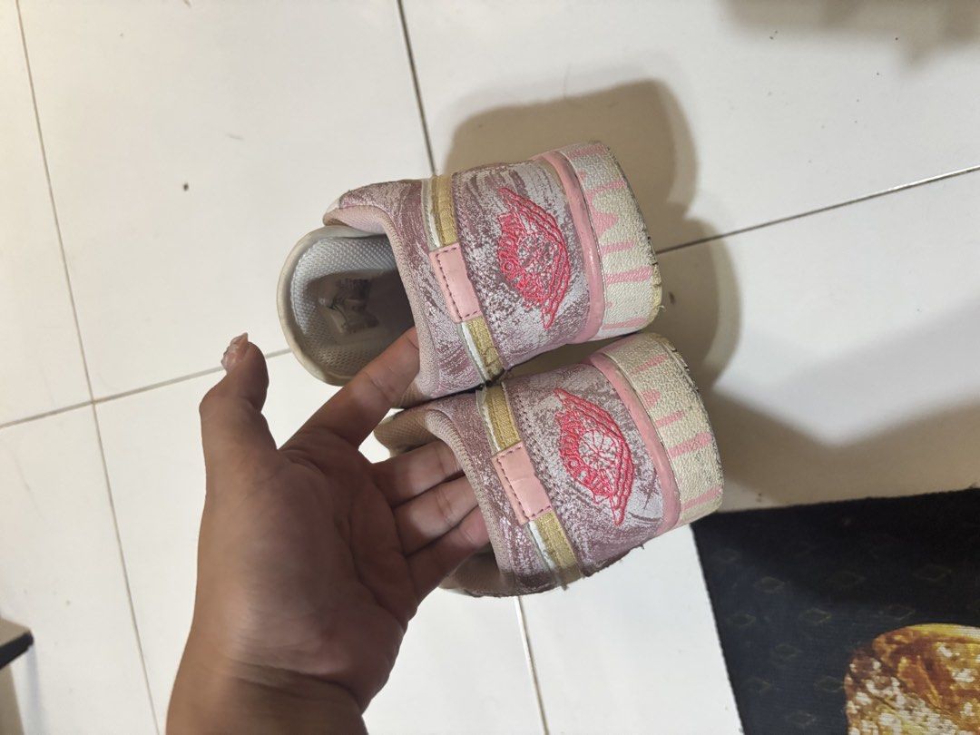 Air Jordan 1 Ice Cream Drip (Category: Sneakers) located in Bulacan. Submitted by shopwithlele (Listing ID 1469961477, Image 2). Description: - Brand/Model: Air Jordan 1 Mid - Size: US 6.5 / UK 4 / EUR 37.5 / CM 23.5 - Condition: Worn - Issue: No Shoelaces.