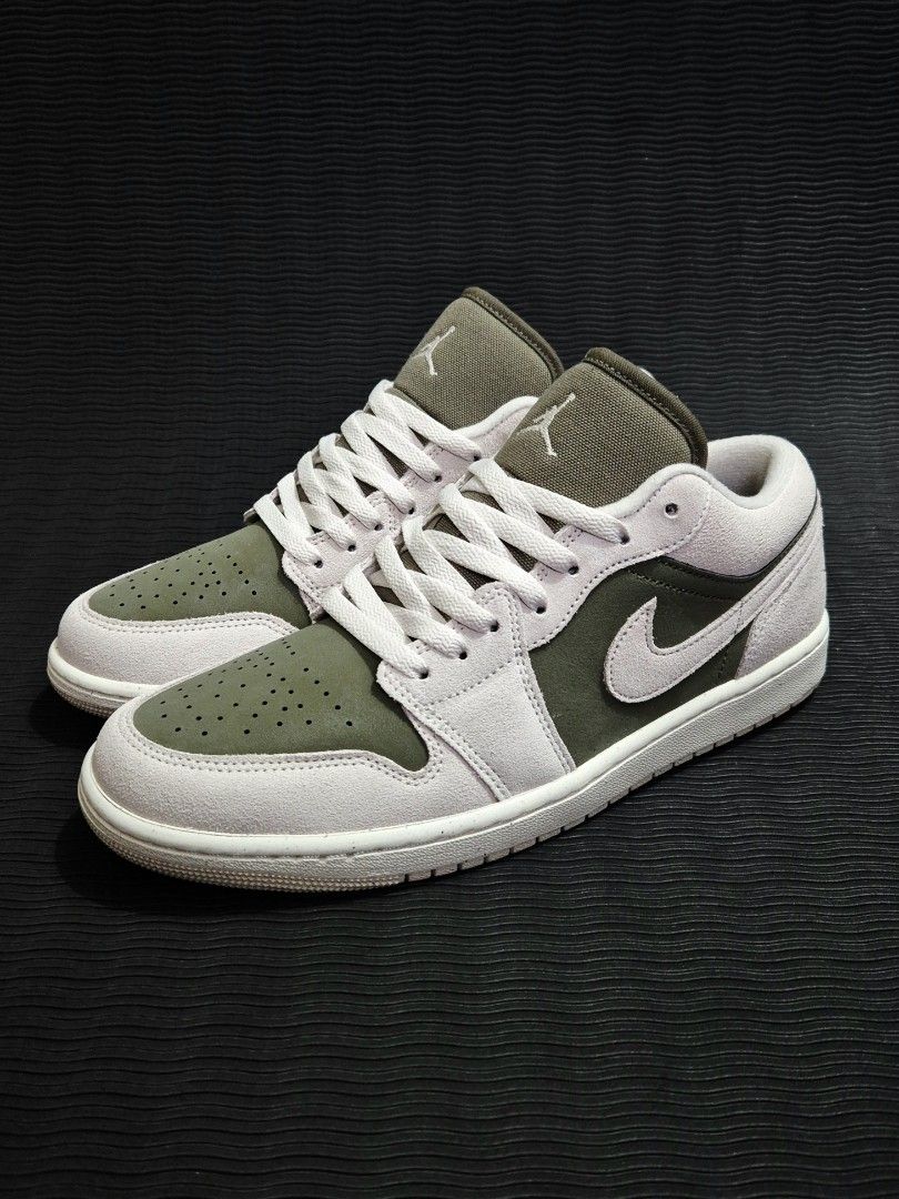 Air Jordan 1 Low SE 'Medium Olive' (Category: Sneakers) located in Manila. Submitted by jrtgunao32451 (Listing ID 1469952779, Image 1). Description: ▪︎Php 4,800 (Below SRP Php 7,295) ▪︎Size: 10 US Men's ▪︎Brand new with OG box ▪︎Proof of previous transactions: 📌 Follow us on FB and IG: jjcsoles 📌 ▪︎Mode of Payment: Gcash /BPI /BDO 🚚 Lalamove / LBC (Shipping fee will be shouldered by the buyer) 📍Meet-up (Near LRT2 Antipolo Station / SM Masinag
