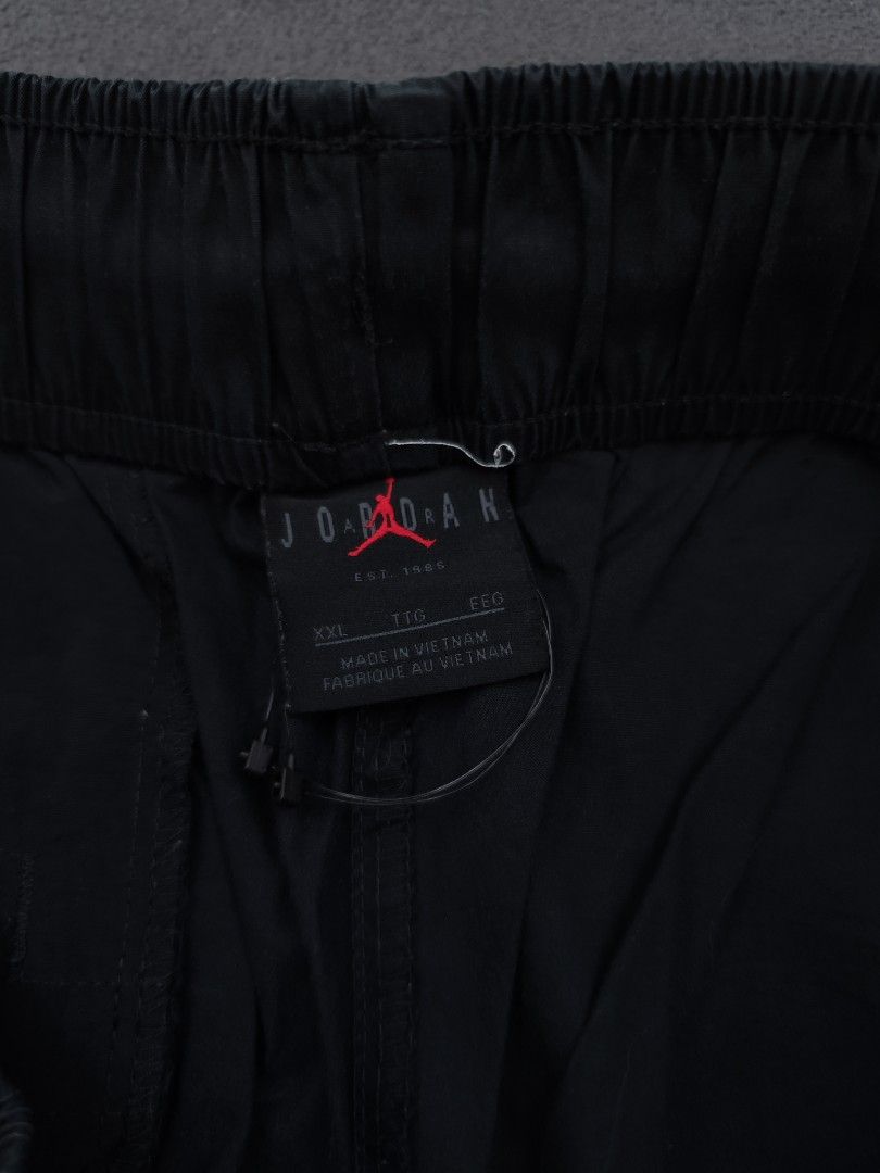 Air Jordan Nylon Shorts (Category: Shorts) located in Bulacan. Submitted by emilj23 (Listing ID 1469966529, Image 3). Description: Air Jordan Nylon Shorts Size XXL on tag L 21 W 34-40 Leg Hole 12 Condition 9.5/10 Color rate 9.5/10 No Issue.