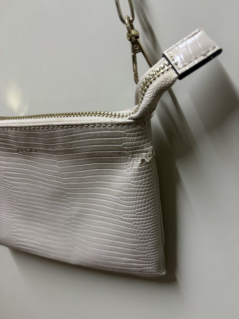 Aldo Bag (Category: Shoulder Bags) located in Makati City. Submitted by parvati (Listing ID 1469982820, Image 3). Description: .