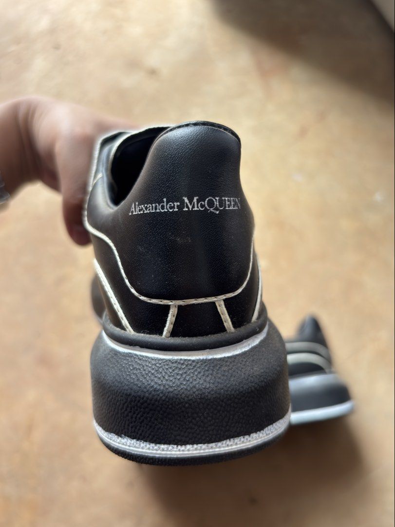 Alexander McQueen Court Sneaker (Category: Babies & Kids Fashion) located in Puerto Princesa. Submitted by 18arc (Listing ID 1470031669, Image 3). Description: Alexander McQueen Court Sneaker Size: EU 31 Good for 5-6 years old.