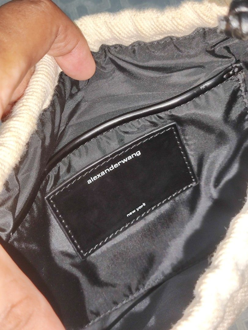 alexander wang ryan canvas shoulder bags (Category: Luxury Bags & Wallets) located in Bacoor. Submitted by silverdeer-ba35 (Listing ID 1470087051, Image 2). Description: forsale alexander wang ryan canvas shoulder bags authentic Excellent to as new condition 2500 lang yours na bacoor cavite location DM📩 sure buyer..tnxxx.