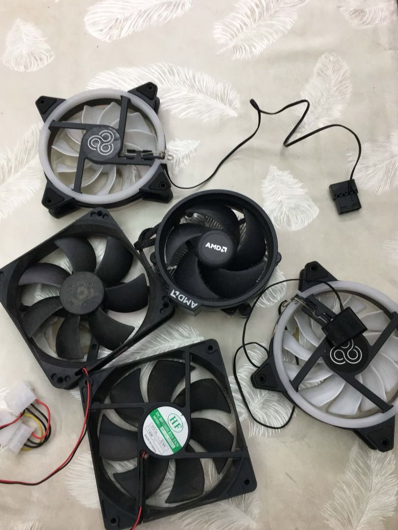 AMD STOCK COOLER + FANS (Category: Computer Parts) located in Quezon City. Submitted by jaespag (Listing ID 1470078605, Image 2). Description: Used this for like 3-4 months and I upgraded Stock Cooler and Fans are still working just a little dusty 300 PHP - Stock Cooler 300 PHP - All fans.
