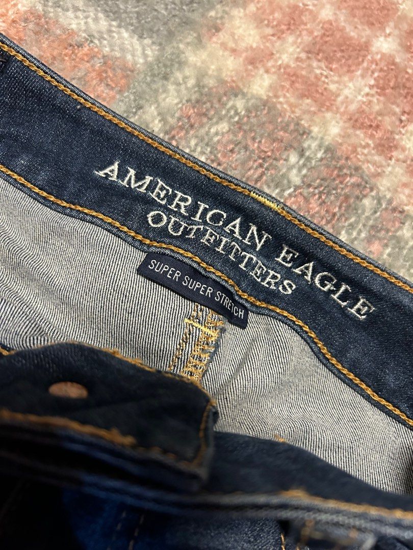 American Eagle Denim Shorts (Category: Shorts) located in Manila. Submitted by matchablossomfinds (Listing ID 1470124029, Image 2). Description: - Size: 27-28 - Rise: Mid-rise - Issue: None.