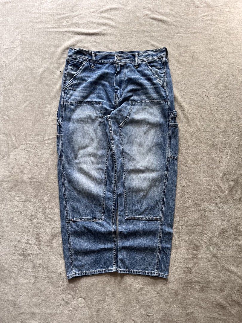 AMERICAN EAGLE (DOUBLE KNEE) (Category: Jeans) located in Guagua. Submitted by mid_thrift (Listing ID 1470098297, Image 1). Description: 💠DKNEE AMERICAN EAGLE💠 DIMES: W-34 L-39 H-9 Issue: HEM MINIMAL DISTRESS Color rate : 9/10.