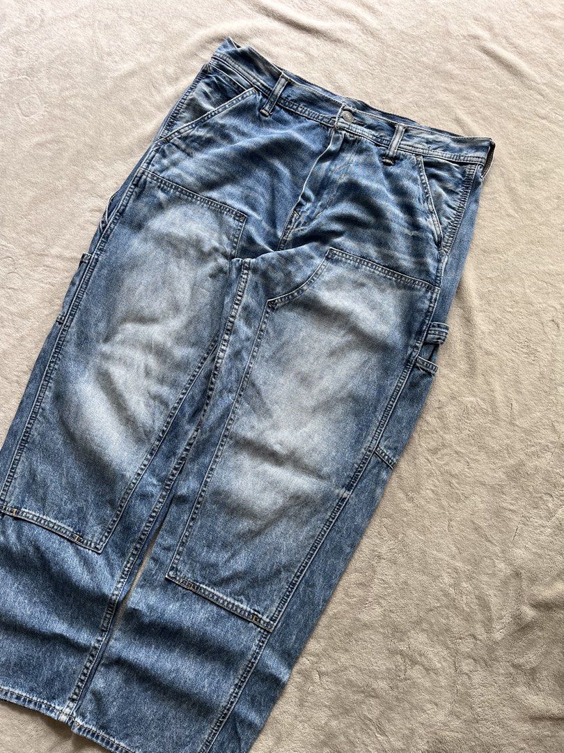 AMERICAN EAGLE (DOUBLE KNEE) (Category: Jeans) located in Guagua. Submitted by mid_thrift (Listing ID 1470098297, Image 2). Description: 💠DKNEE AMERICAN EAGLE💠 DIMES: W-34 L-39 H-9 Issue: HEM MINIMAL DISTRESS Color rate : 9/10.