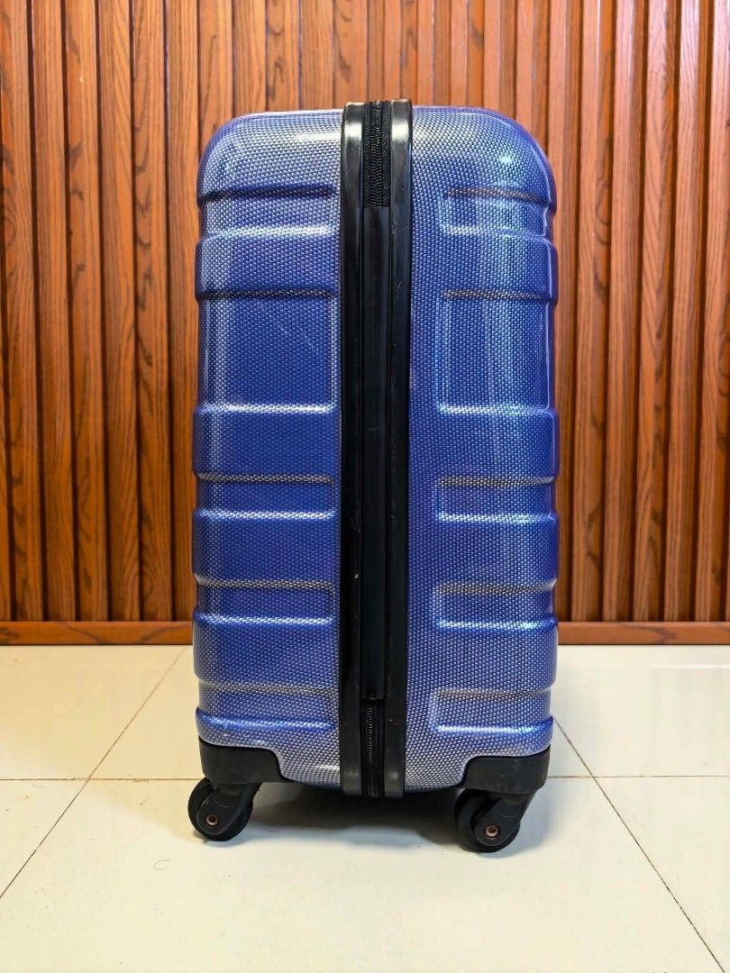 American Tourister (Category: Luggage) located in Manila. Submitted by jzjapansurplus (Listing ID 1469955165, Image 2). Description: Brand: American Tourister ✨ In Good condition ✅ 💯 Legit Brand ✅ Small Handcarry luggage ✅ H19" x L15" x D9.5" ✅ Heavy Duty Guaranteed ✅ 360°Wheels All smooth ✅ TSA002 Lock with Passcode ⬆️ With Sign of usage scratch and pain chip only no Crack Guaranteed!.