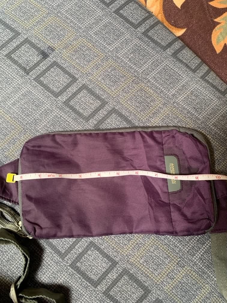 AMERICAN TOURISTER SLING BAG (Category: Sling Bags) located in General Santos City (Dadiangas). Submitted by amara_preloved (Listing ID 1470029017, Image 1). Description: .