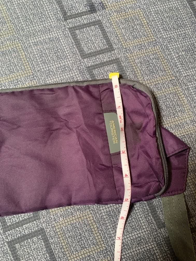AMERICAN TOURISTER SLING BAG (Category: Sling Bags) located in General Santos City (Dadiangas). Submitted by amara_preloved (Listing ID 1470029017, Image 3). Description: .