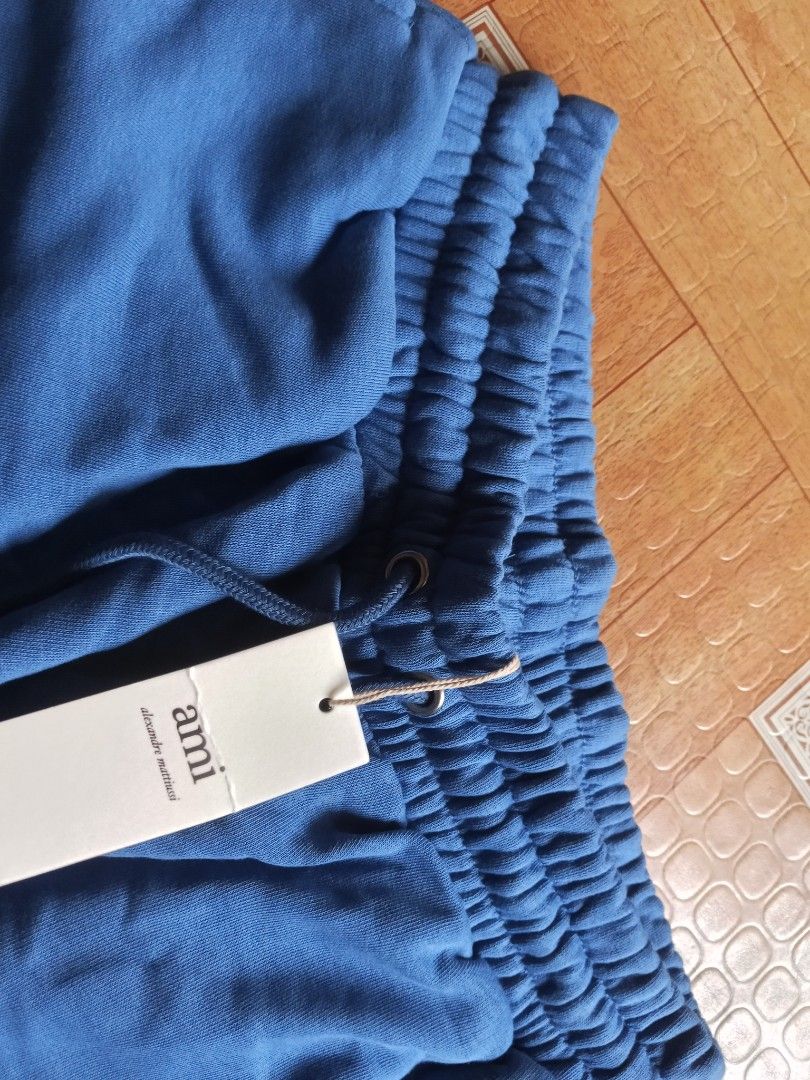 AMI Blue Cotton Short Size: Medium (Category: Shorts) located in Navotas City. Submitted by vanilla_sandalwood (Listing ID 1469990244, Image 3). Description: -Brand new -Brand: AMi -Short cotton -Pocket both side -Color: Blue -Size: Medium.