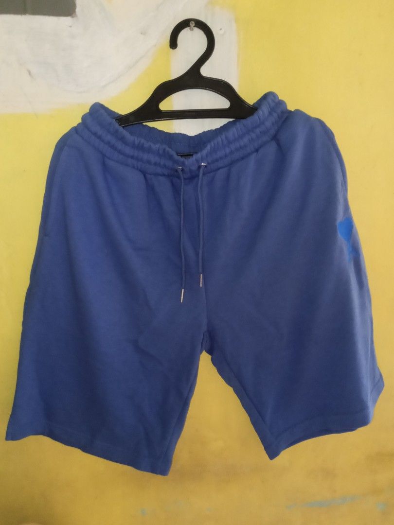 AMI Blue Cotton Short Size: Medium (Category: Shorts) located in Navotas City. Submitted by vanilla_sandalwood (Listing ID 1469990244, Image 1). Description: -Brand new -Brand: AMi -Short cotton -Pocket both side -Color: Blue -Size: Medium.