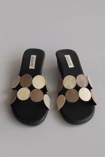 (Category: ) located in . Submitted by clothesoft (Listing ID 1470121685, Image 1). Description: .