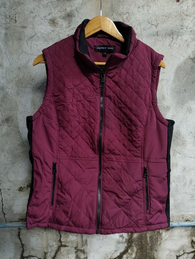 Andrew Marc puffer vest (Category: Coats, Jackets and Outerwear) located in Malolos. Submitted by rthrift2026 (Listing ID 1470035395, Image 1). Description: no issue.