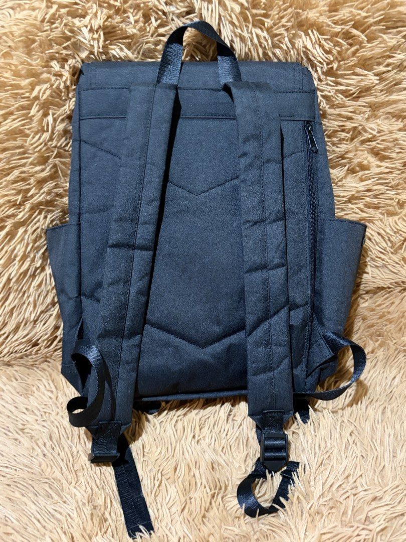 Anello Black travel backpack (Category: Backpacks) located in Pugo. Submitted by caztraine (Listing ID 1469963547, Image 2). Description: Canvass material Malinis inside and out Large size good for traveling .