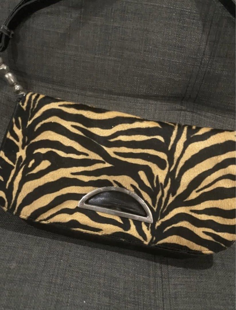 Animal Fur Print Shoulder Bag (Category: Shoulder Bags) located in Quezon City. Submitted by theglossstudio (Listing ID 1470008026, Image 2). Description: .