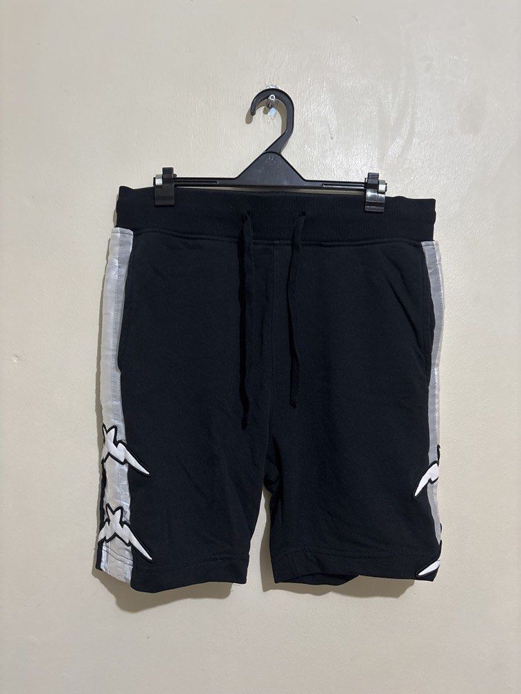 Apetees short (Category: Shorts) located in Muntinlupa City. Submitted by owrayttttt (Listing ID 1470128572, Image 1). Description: - Ape Tees shorts - Large on tag - 30-36 waist, length is 19 - No issue - Free shipping via j&t.