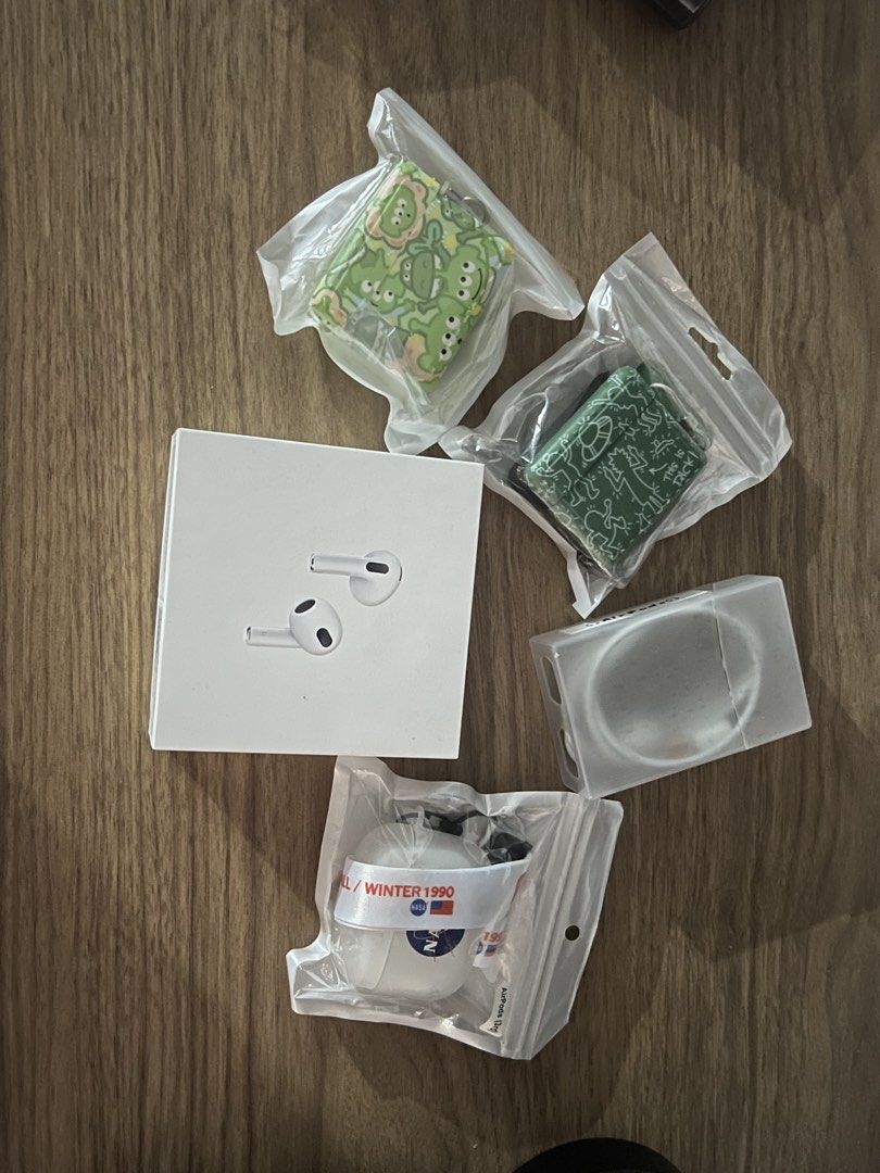 Apple AirPods 3rd Generation with Charger and Cases (Category: Headphones & Headsets) located in Quezon City. Submitted by carvingmyheart (Listing ID 1470094613, Image 1). Description: ₱4000 FIXED PRICE pick-up/delivery.