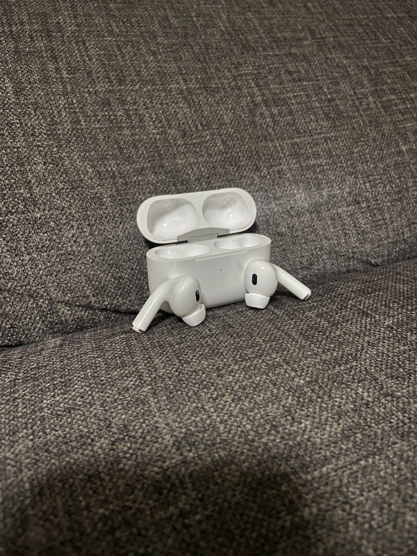 Apple AirPods Pro 2nd Gen (Category: Headphones & Headsets) located in Santa Cruz, Pampanga. Submitted by janstephen84566 (Listing ID 1470013748, Image 1). Description: - Authentic Apple AirPods Pro 2nd Generation with charging case - Model: A2968 | Serial Number: H3JFWT94Y2 (verified inside lid) - Clean white finish with fully working charging indicator light - Secure magnetic fit for earbuds in the case - Untouched, premium sound quality - Fact