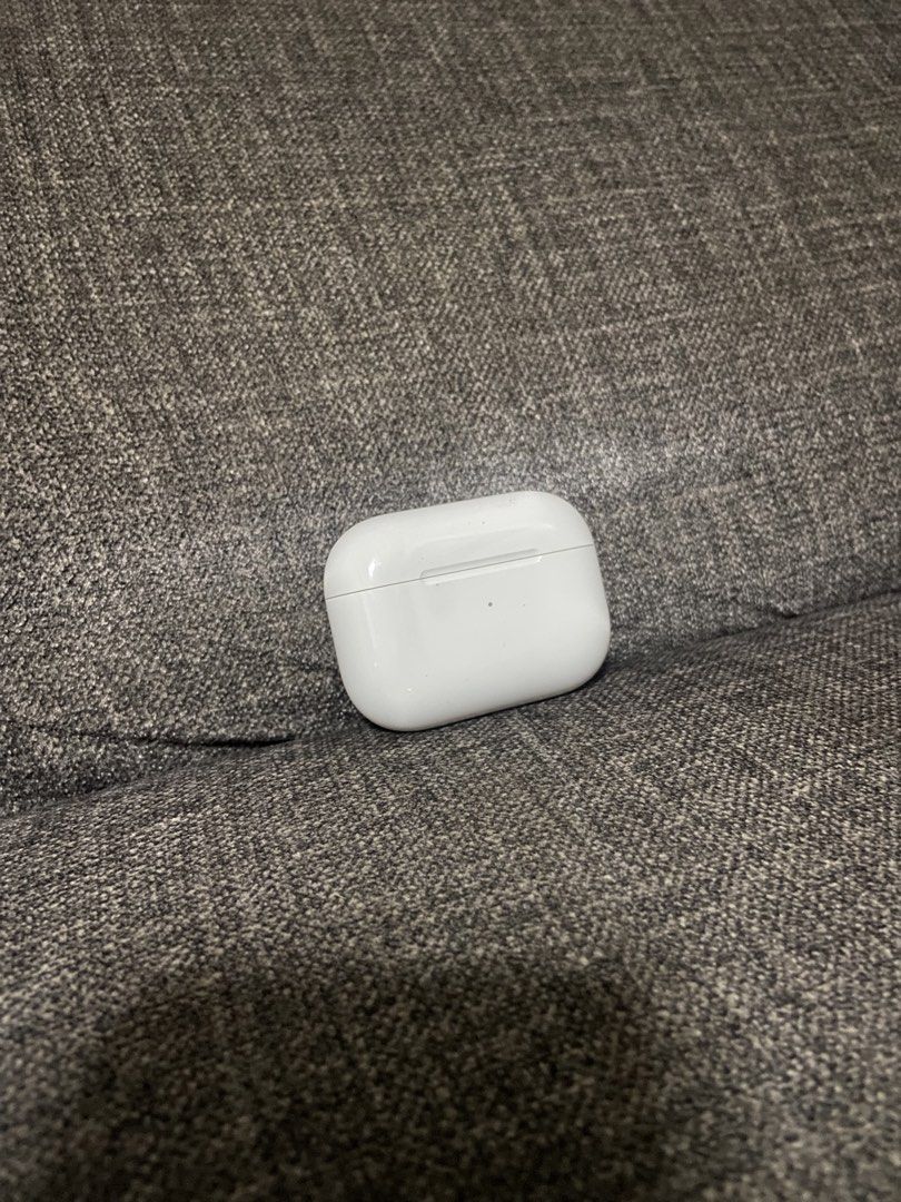 Apple AirPods Pro 2nd Gen (Category: Headphones & Headsets) located in Santa Cruz, Pampanga. Submitted by janstephen84566 (Listing ID 1470013748, Image 3). Description: - Authentic Apple AirPods Pro 2nd Generation with charging case - Model: A2968 | Serial Number: H3JFWT94Y2 (verified inside lid) - Clean white finish with fully working charging indicator light - Secure magnetic fit for earbuds in the case - Untouched, premium sound quality - Fact