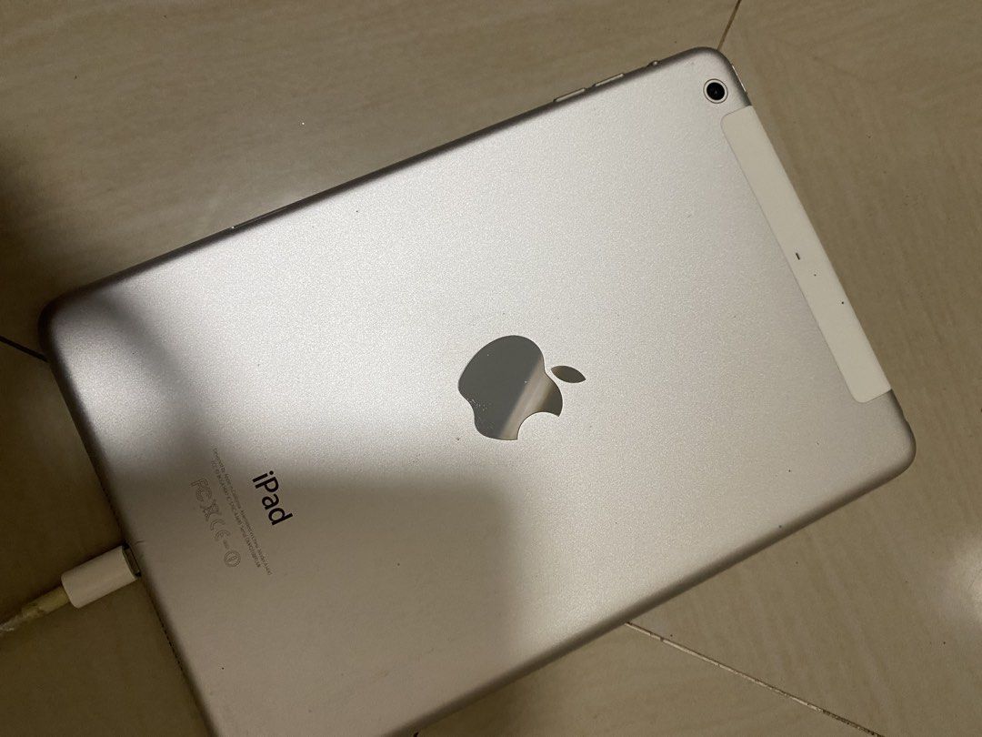 Apple iPad mini (Category: iPad) located in Manila. Submitted by mamamia.phoenix (Listing ID 1470086649, Image 2). Description: .