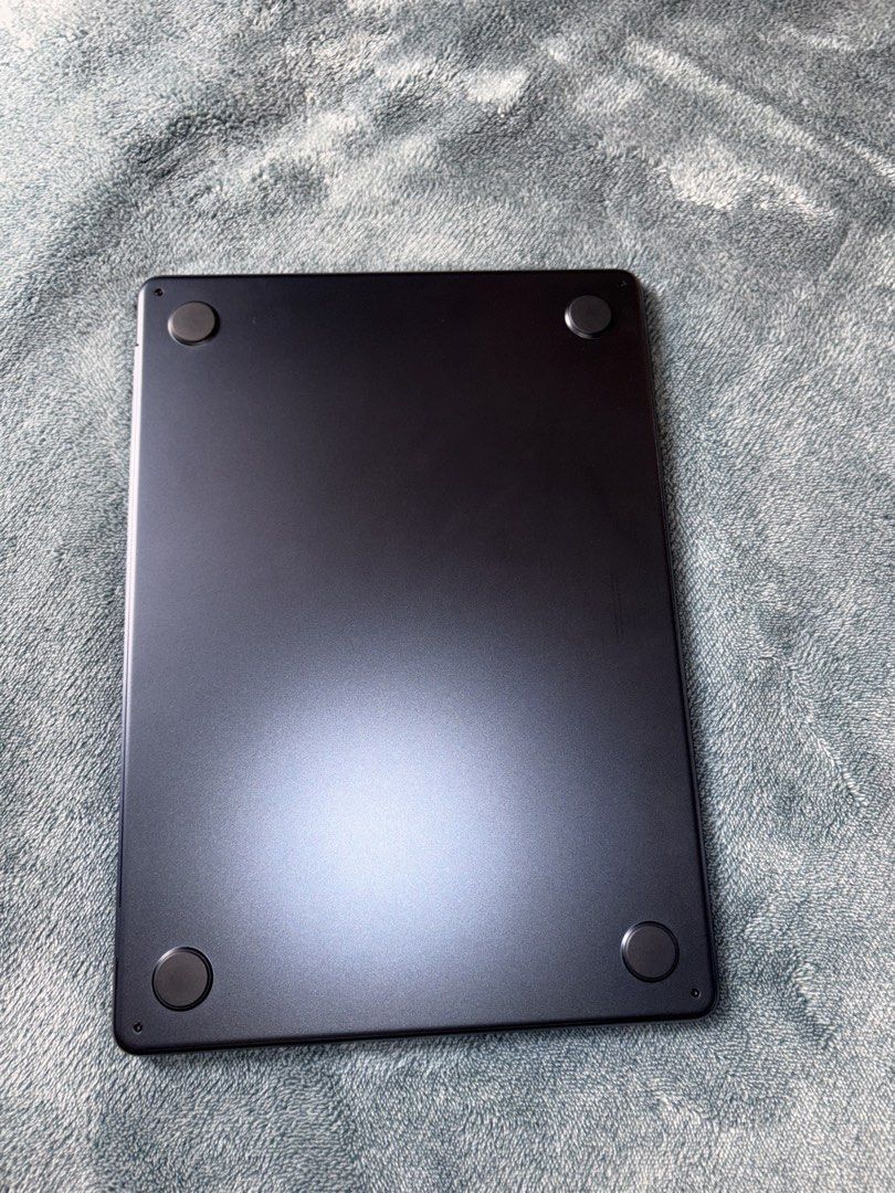 Apple MacBook Air 13-inch Midnight (Category: Laptops & Notebooks) located in Paniqui. Submitted by kim97 (Listing ID 1470036848, Image 2). Description: Macbook Air M2 (Midnight) 13.6-inch Liquid Retina display (2560x1664) 8GB RAM 256 GB Processor: Apple M2 chip (8-core CPU with 4 performance and 4 efficiency cores, 16-core Neural Engine) RFS: Di nagagamit..