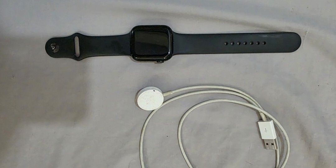 Apple watch 7 (Category: Wearables & Smart Watches) located in Caloocan City. Submitted by sanns.23 (Listing ID 1469947683, Image 2). Description: Marilao Bulacan loc meetup/lalamove.