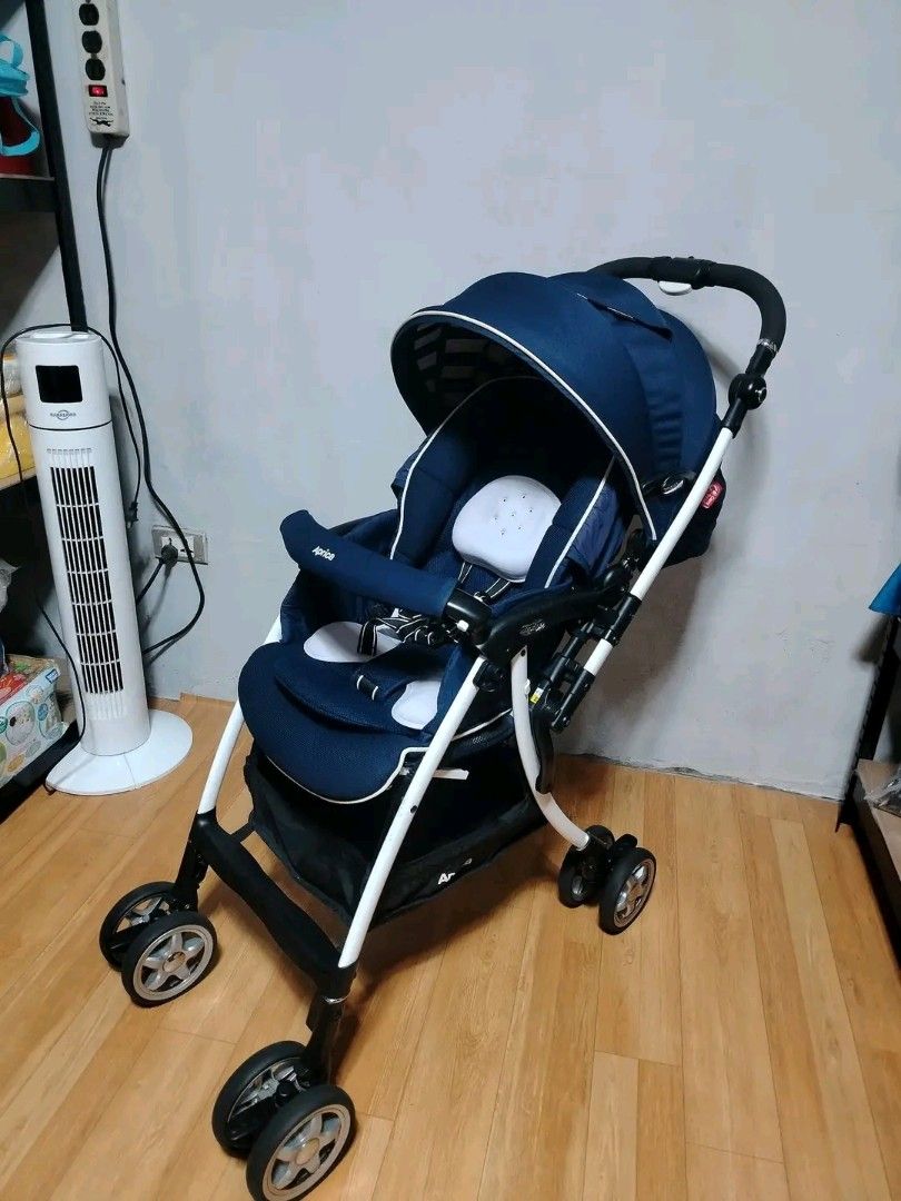 Aprica luxuna cts (Category: Strollers) located in Dasmarinas. Submitted by sheanne0828 (Listing ID 1470091385, Image 3). Description: 📌📌📌New Arrival📌📌📌 Ubod ng Gondoooo dasurv yan ni baby🥰... Bagong bago po yan mga mie📌 ❤️Aprica Luxuna CTS❤️ 👉👉👉Mall Price: 28k ‼️💥Mine @ only 4,500💥‼️ Good as new condition No any discolorations Clean and ready to use High seat reversible handle fully recline seat full range canopy lightweight compact