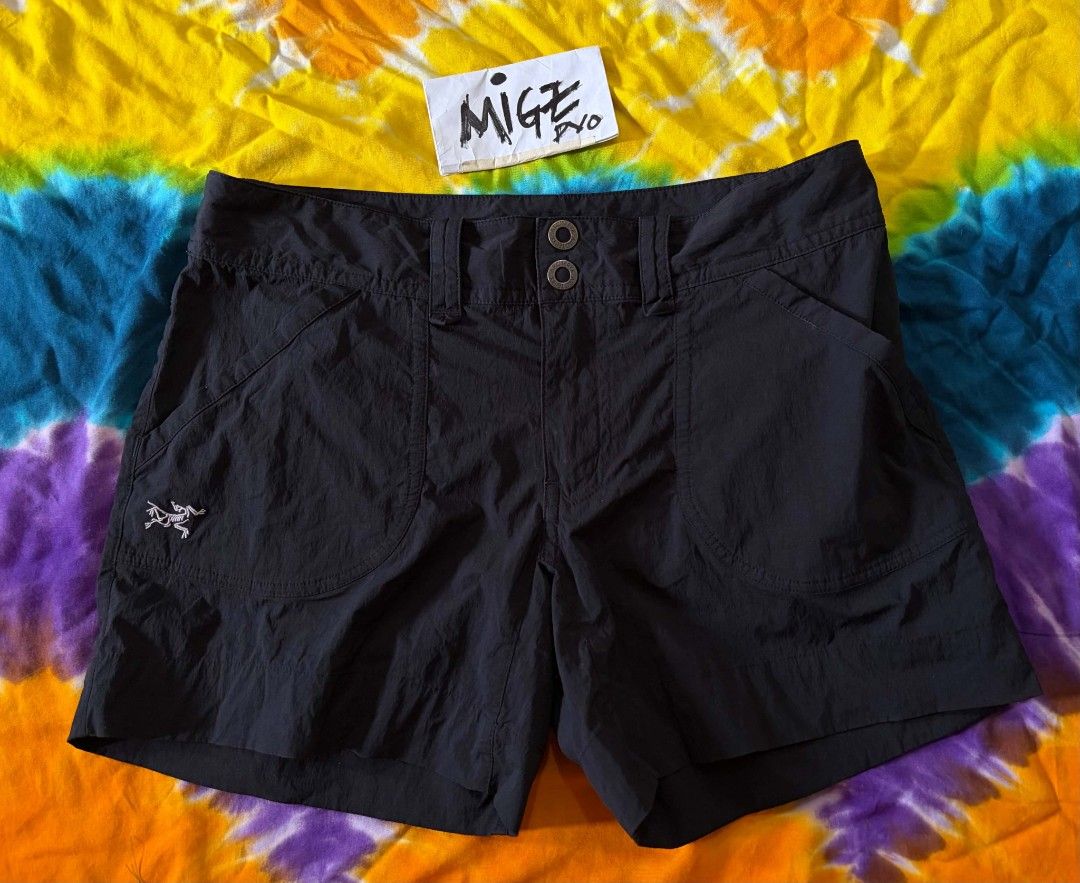 Arc'teryx Parapet Hiking Shorts (Category: Shorts) located in Davao. Submitted by juanmigzdvo (Listing ID 1469993686, Image 1). Description: Arc’teryx Parapet Hiking Shorts (Womens) Excellent ✅ size: Small (2) “29-31 W x 13 L” Php 850.00 PM for more Inquiry 😁….
