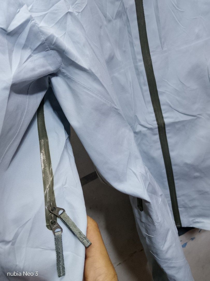 arcteryx water resistant jacket (Category: Coats, Jackets and Outerwear) located in Valenzuela. Submitted by joshwrldselection (Listing ID 1470108683, Image 3). Description: medium - large excellent condition need wash only water resistant thrift..