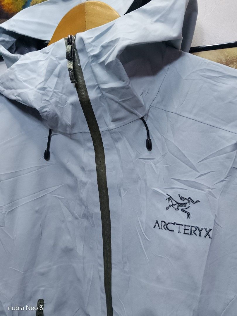 arcteryx water resistant jacket (Category: Coats, Jackets and Outerwear) located in Valenzuela. Submitted by joshwrldselection (Listing ID 1470108683, Image 2). Description: medium - large excellent condition need wash only water resistant thrift..