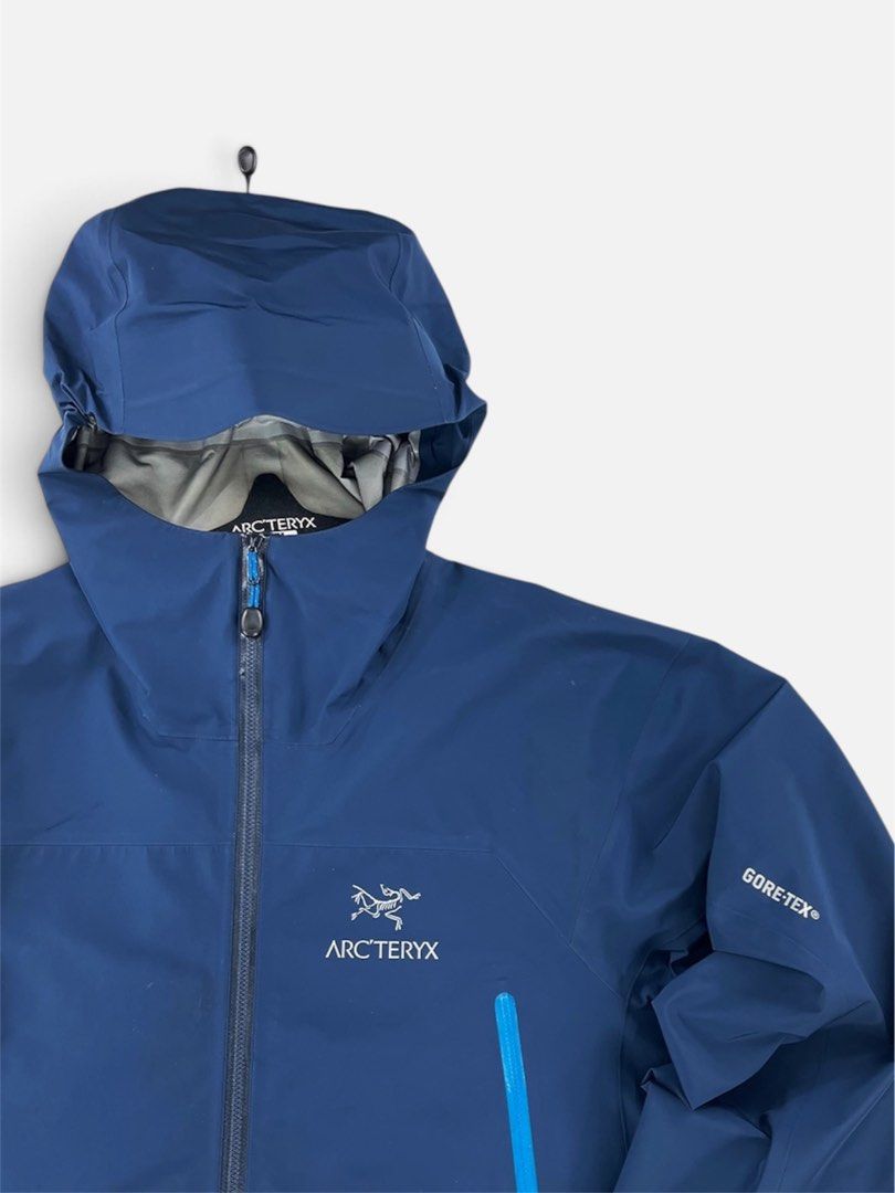 ARCTERYX ZETA LT JACKET (Category: Coats, Jackets and Outerwear) located in Dasmarinas. Submitted by nvrgobrkagain. (Listing ID 1469956562, Image 2). Description: -Arcteryx waterproof lightweight jacket for outdoor/layer WIDTH : 22.5 IN LENGTH : 28 IN.