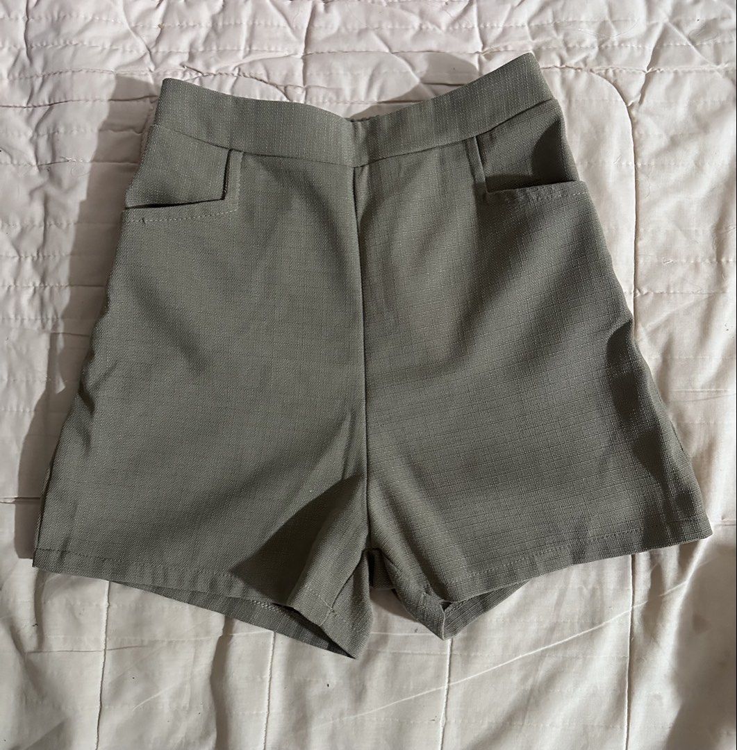 Army Green Coords (Category: Sets or Coordinates) located in Quezon City. Submitted by hennessyscloset (Listing ID 1470113664, Image 3). Description: Preloved Coords, this is a nice pair of clothes. Selling it because it no longer fit on me after I gave birth..