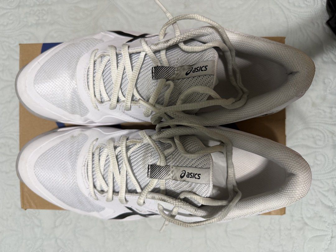 Asics Game FF (sz 10.5) (Category: Casual Shoes) located in Pasig City. Submitted by angelo.o (Listing ID 1470010683, Image 2). Description: Asics Game FF • Size 10.5 • Original (box included) • Used for indoor pickleball (9/10 condition) • RFS: Upgrade • Ayala Feliz | Sta Lucia Mall • ₱2,200 (negotiable).