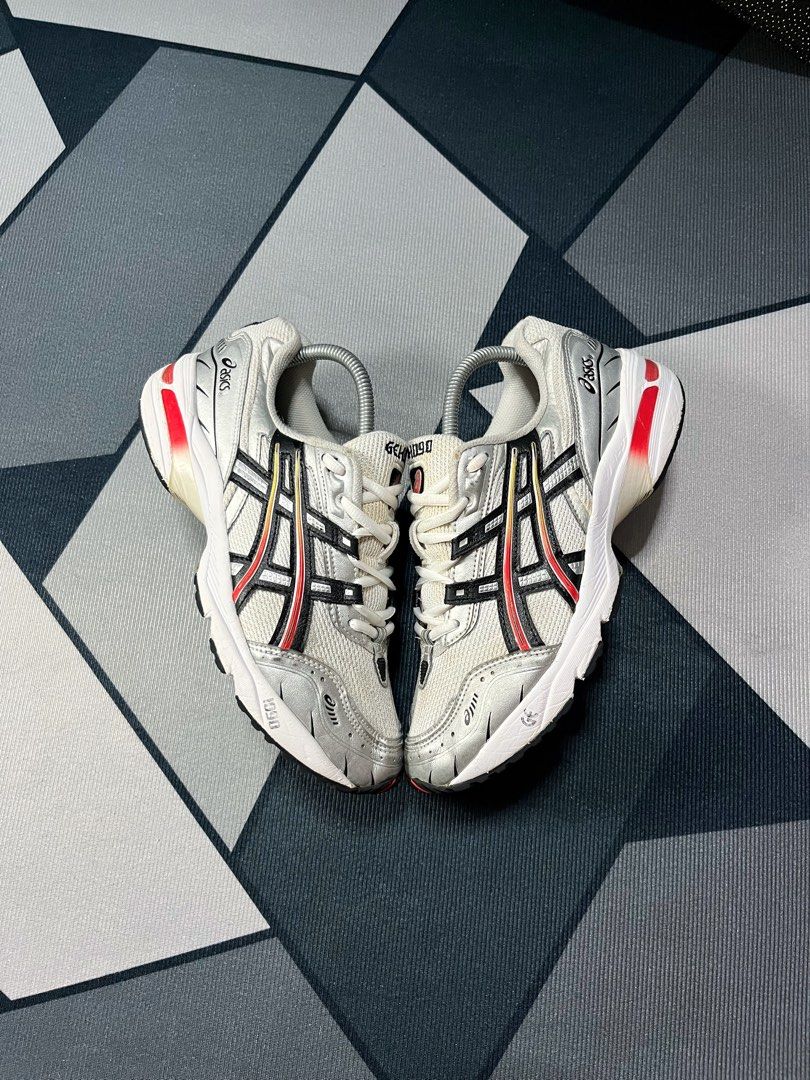 ASICS GEL-1090 (Category: Casual Shoes) located in Butuan. Submitted by jacobfrost (Listing ID 1470120310, Image 1). Description: 8 us mens 41 eur 26 cm Excellent condition minor sign of usage ₱1500.