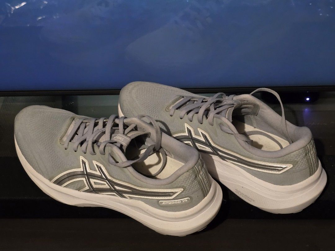 ASICS GT-2000 14 Grey Silver Running Shoes (Category: Activewear) located in Caloocan City. Submitted by billysr (Listing ID 1470009681, Image 3). Description: Bought for a little over 9,000php this year, selling for 6,000php. Slightly negotiable but won't reply to lowballers. RFS - trimming down shoe rotation Shoe milage - 71.4km Meetup only at SM Grand Central - Model: ASICS GT-2000 14 running shoes - SIze: 9.5US mens - Cushioning: FF Blast Max