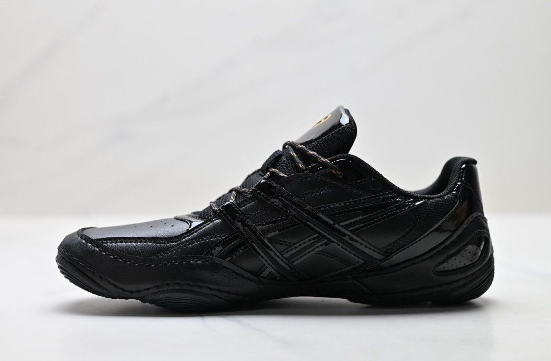 Asics Hypersync (Category: Sneakers) located in Kuala Lumpur. Submitted by khai.uasneakers (Listing ID 1470132241, Image 3). Description: ✅ Available Sizes: EU 36–45 ✅ Delivery Included – West Malaysia 📦 Carefully packed before shipping. 📸 Photos show the actual item. 📬 Message us to check size availability. Ref: S36JKD230DZE.