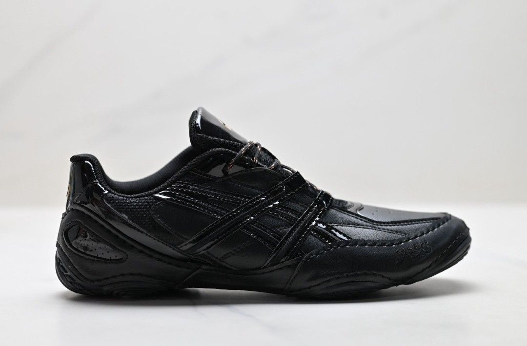 Asics Hypersync (Category: Sneakers) located in Kuala Lumpur. Submitted by khai.uasneakers (Listing ID 1470132241, Image 2). Description: ✅ Available Sizes: EU 36–45 ✅ Delivery Included – West Malaysia 📦 Carefully packed before shipping. 📸 Photos show the actual item. 📬 Message us to check size availability. Ref: S36JKD230DZE.