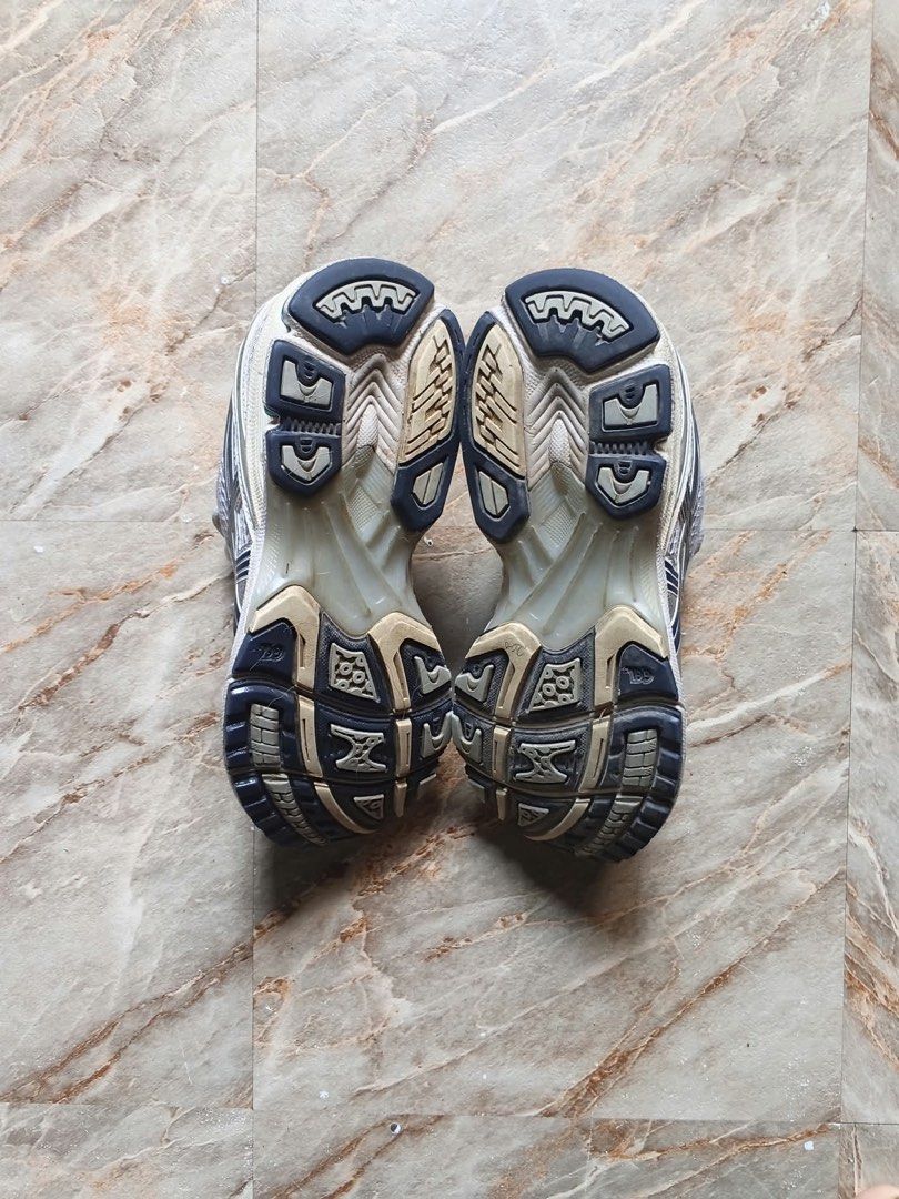 Asics kayano 14 (Category: Sneakers) located in Marikina City. Submitted by alcx11 (Listing ID 1470051048, Image 3). Description: Kayano 14 6 us/ 39 eur/ 24.5 cm Good condition, see last pic for issue not noticeable .