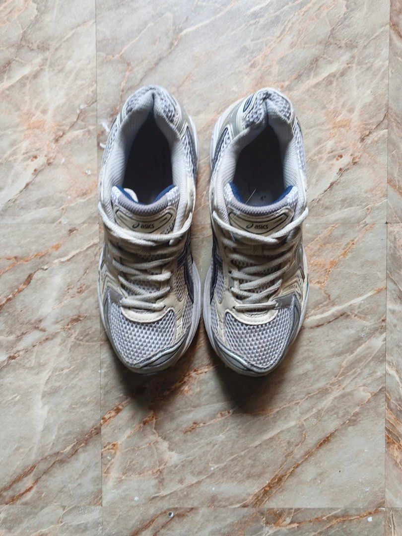 Asics kayano 14 (Category: Sneakers) located in Marikina City. Submitted by alcx11 (Listing ID 1470051048, Image 2). Description: Kayano 14 6 us/ 39 eur/ 24.5 cm Good condition, see last pic for issue not noticeable .