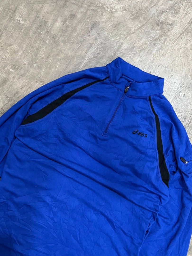 Asics Royal Blue Quarter Zip Jacket (Category: Activewear) located in Cavite. Submitted by giankarl1608 (Listing ID 1470054327, Image 3). Description: Flaw: none W 18.5 L 29.