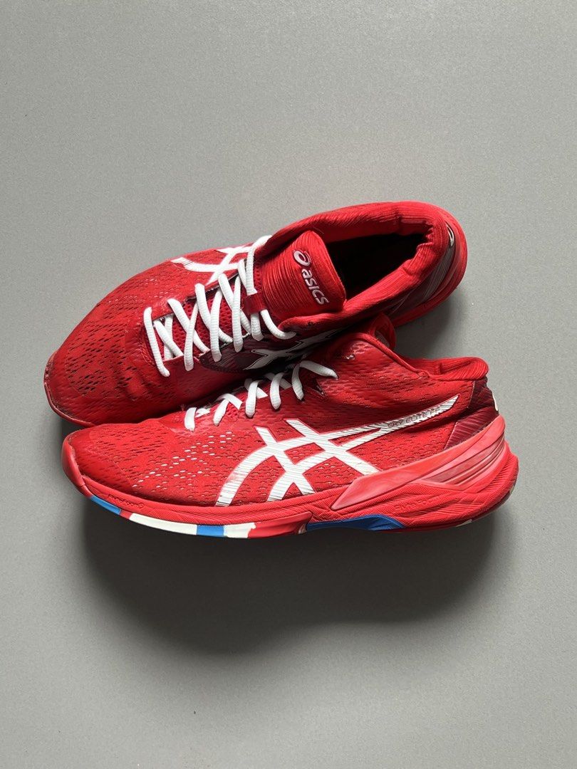 Asics Sky Elite FF (Category: Sneakers) located in Davao. Submitted by soleventure.dvo (Listing ID 1470016459, Image 1). Description: 11.5us / 46eur / 29cm Authentic No box, pair only Toe drag.