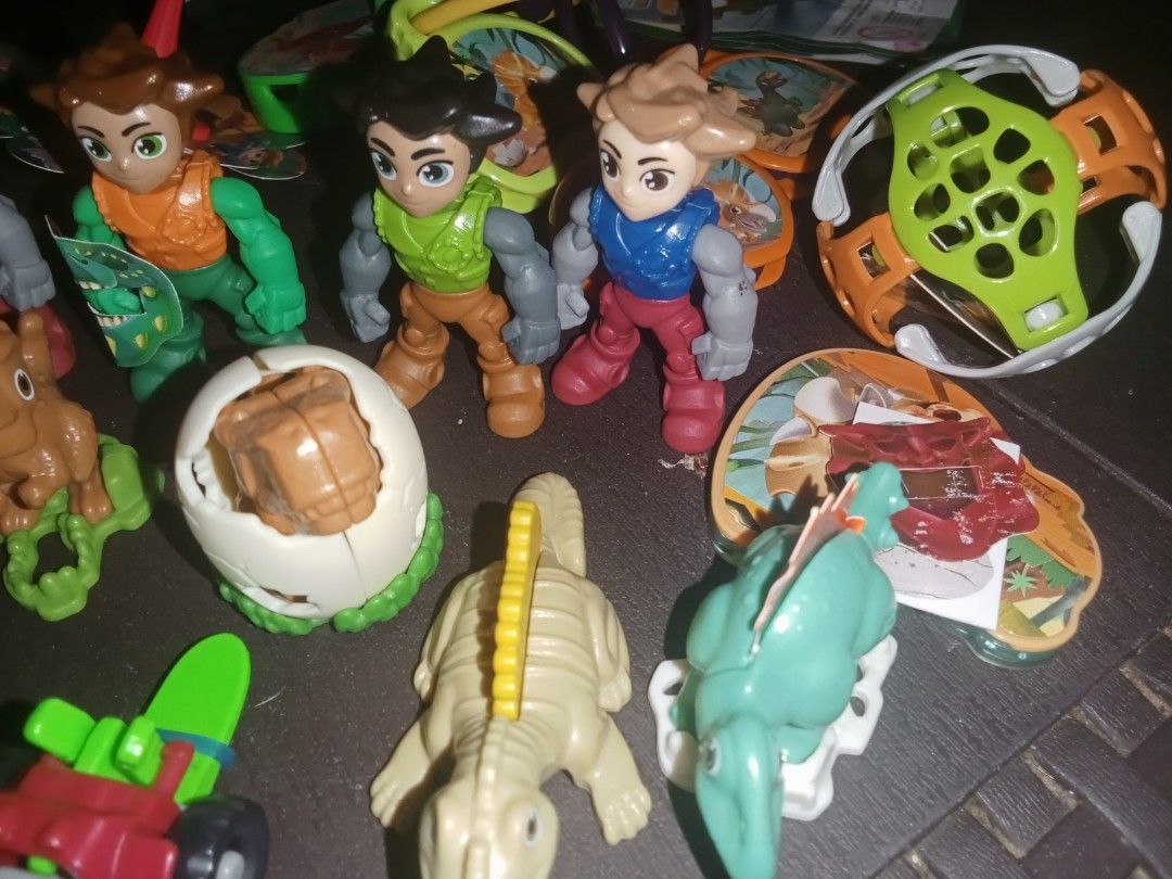 Assorted Kinder Joy Dinosaur Toy Figures and Vehicles (Category: Kids Toys) located in Cavite. Submitted by emilgarcia09 (Listing ID 1469953905, Image 2). Description: - Bundle of assorted Kinder Joy surprise toys - Includes miniature dinosaurs, action figures, pull-back cars, and accessories - Freshly opened from surprise eggs - Ideal for kids, playtime, or toy collectors - Selling everything together as a complete set / lot - Ships securely fro