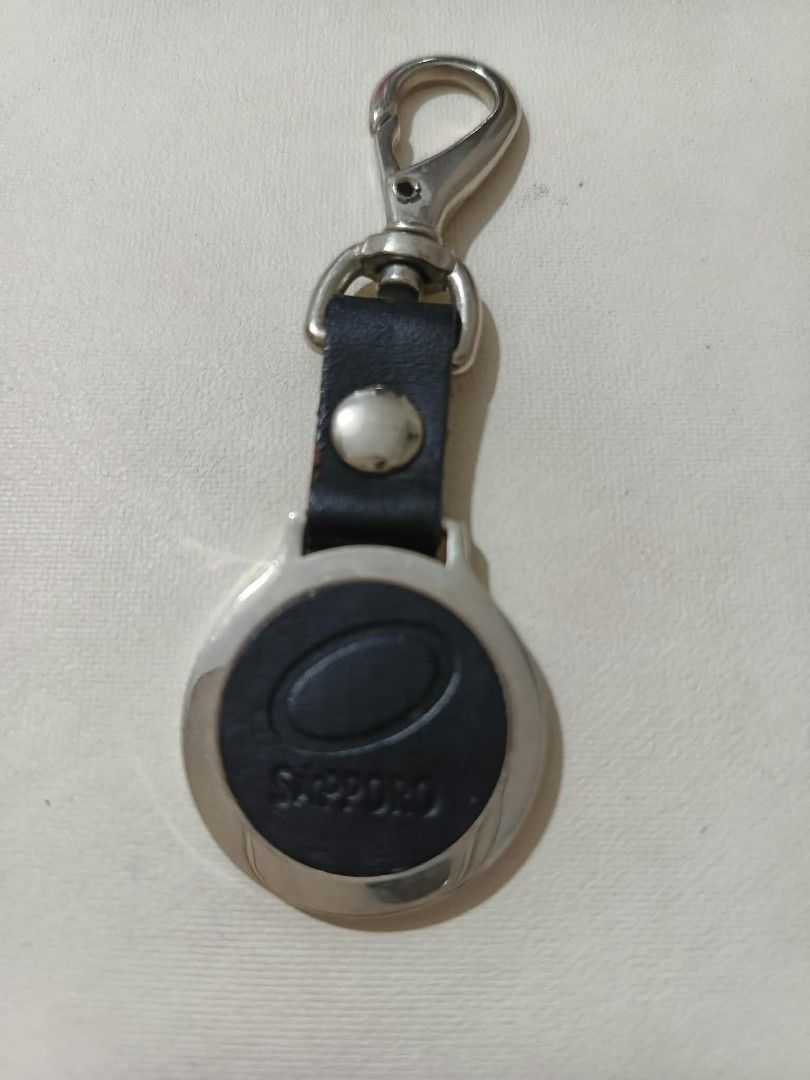 Assorted Vintage Souvenir Keychains Collectible Lot (Category: Vintage Collectibles) located in Abucay. Submitted by thrifty.picked (Listing ID 1470105832, Image 1). Description: japan surplus keychain .