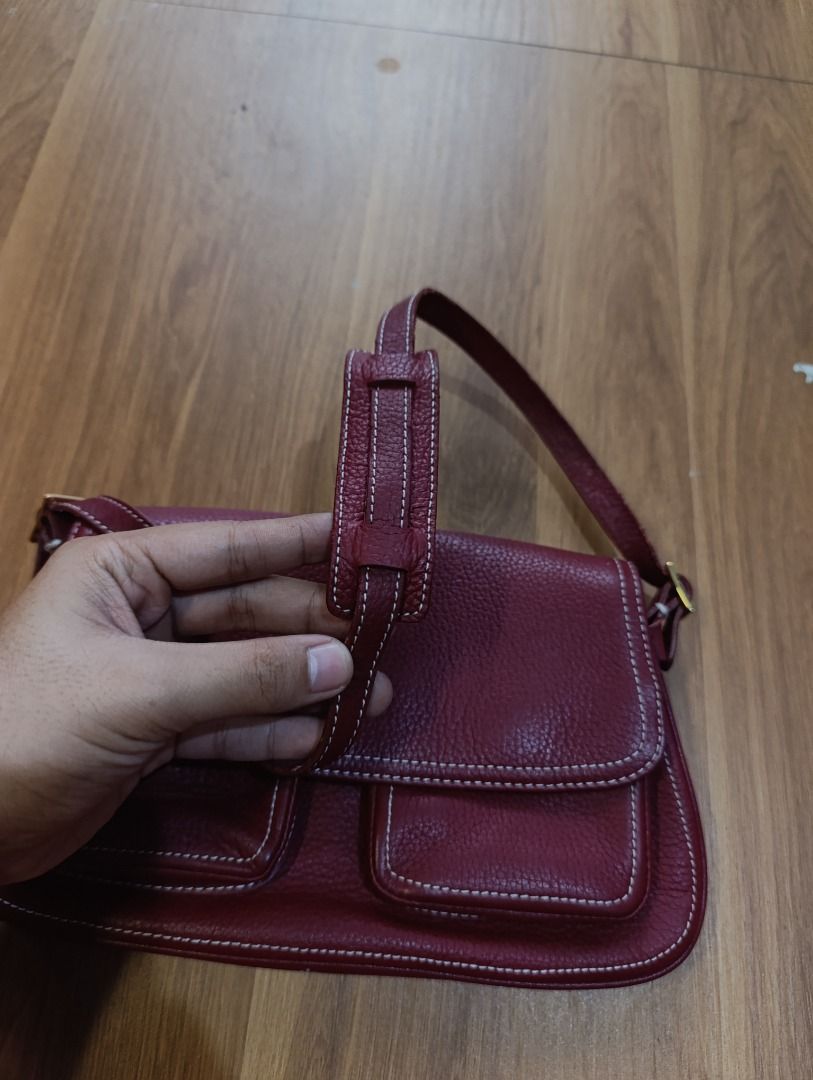 Authentic Ann Taylor Shoulder/ Clutch Bag (Category: Shoulder Bags) located in Bulacan. Submitted by koritoo (Listing ID 1470014998, Image 2). Description: Authentic Ann Taylor Shoulder/ Clutch Bag Good as new no issue Color rate as new.
