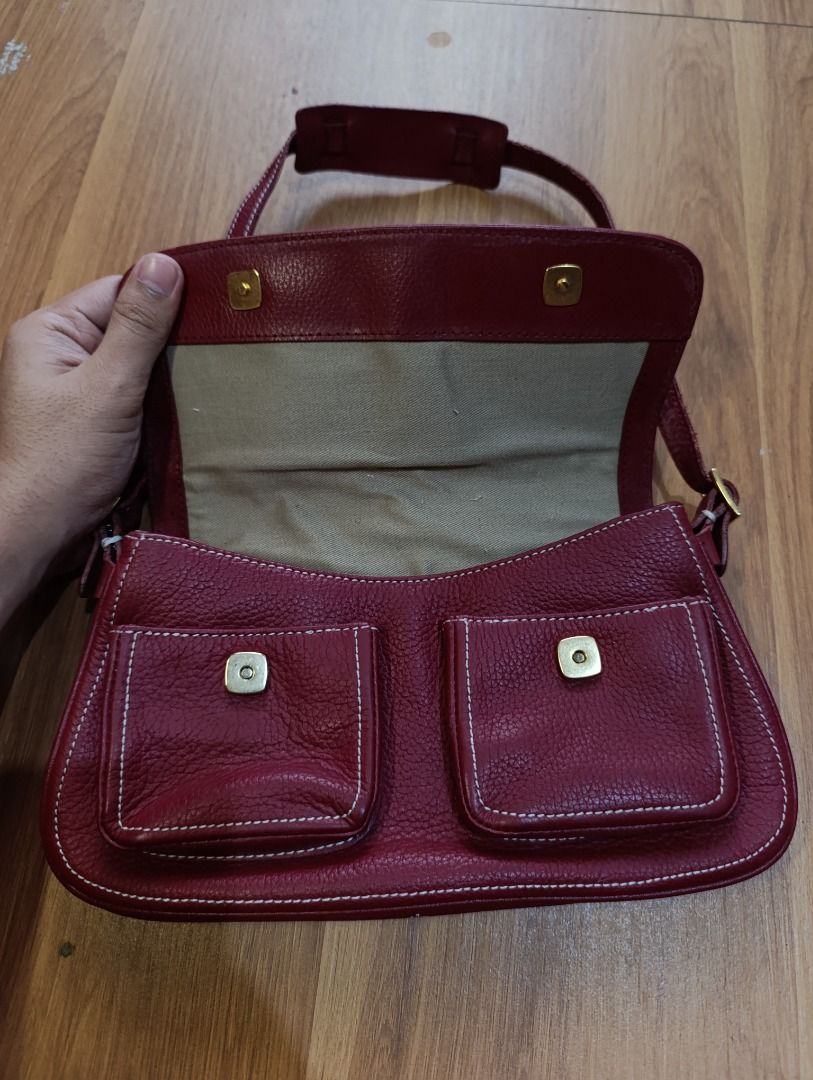 Authentic Ann Taylor Shoulder/ Clutch Bag (Category: Shoulder Bags) located in Bulacan. Submitted by koritooo (Listing ID 1470015111, Image 3). Description: Authentic Ann Taylor Shoulder/ Clutch Bag Good as new no issue Color rate as new.