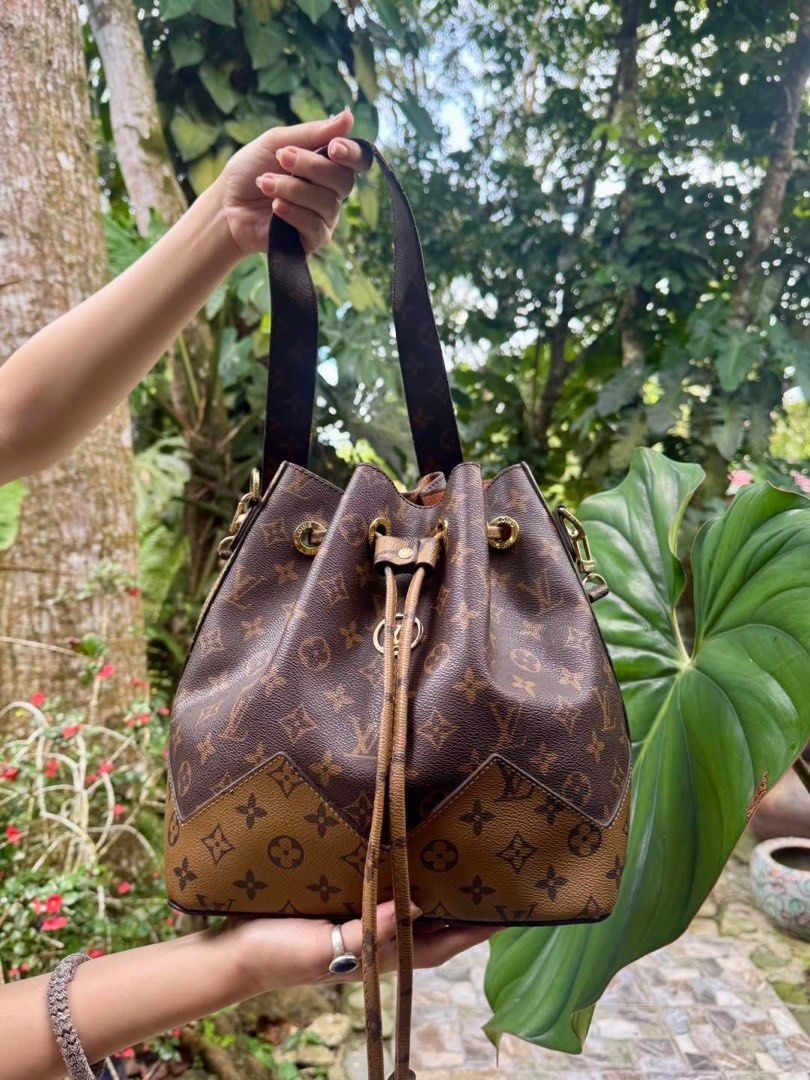 Authentic bags for sale (Category: Luxury Bags & Wallets) located in Cabuyao City. Submitted by lizzylove13 (Listing ID 1470098846, Image 3). Description: Authentic bags for sale Price start 2.3k All items are clean and ready to use Pwede sa maarte 💯 PM for deets.